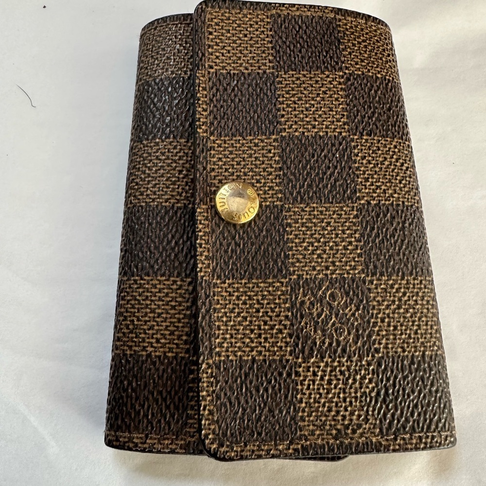 Authentic Louis Vuitton 6 key holder in Damier Ebene - Picture 6 of 9
